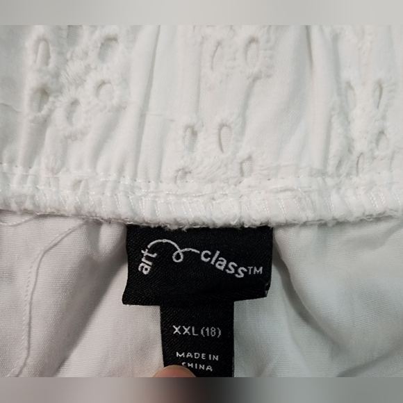 Art Class Womens White Classic Patterened Shorts - Picture 4 of 6